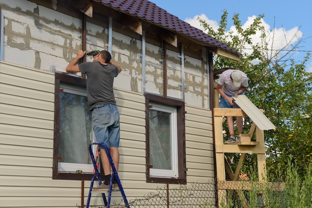 vinyl siding repair